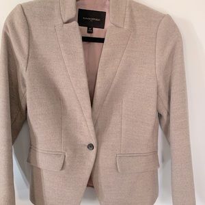 Wool blazer very warm and elegant . Perfect condition